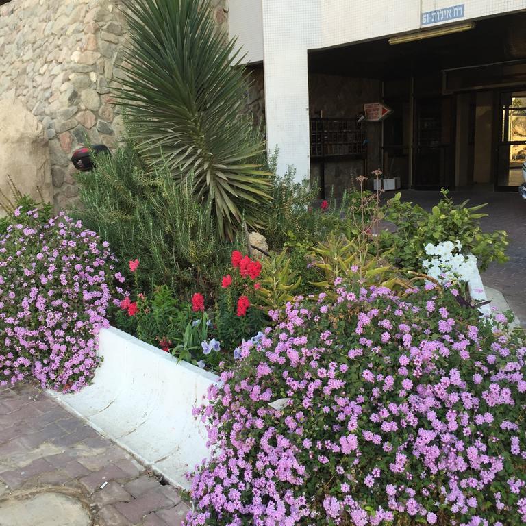 Avi'S Suites Eilat Exterior foto
